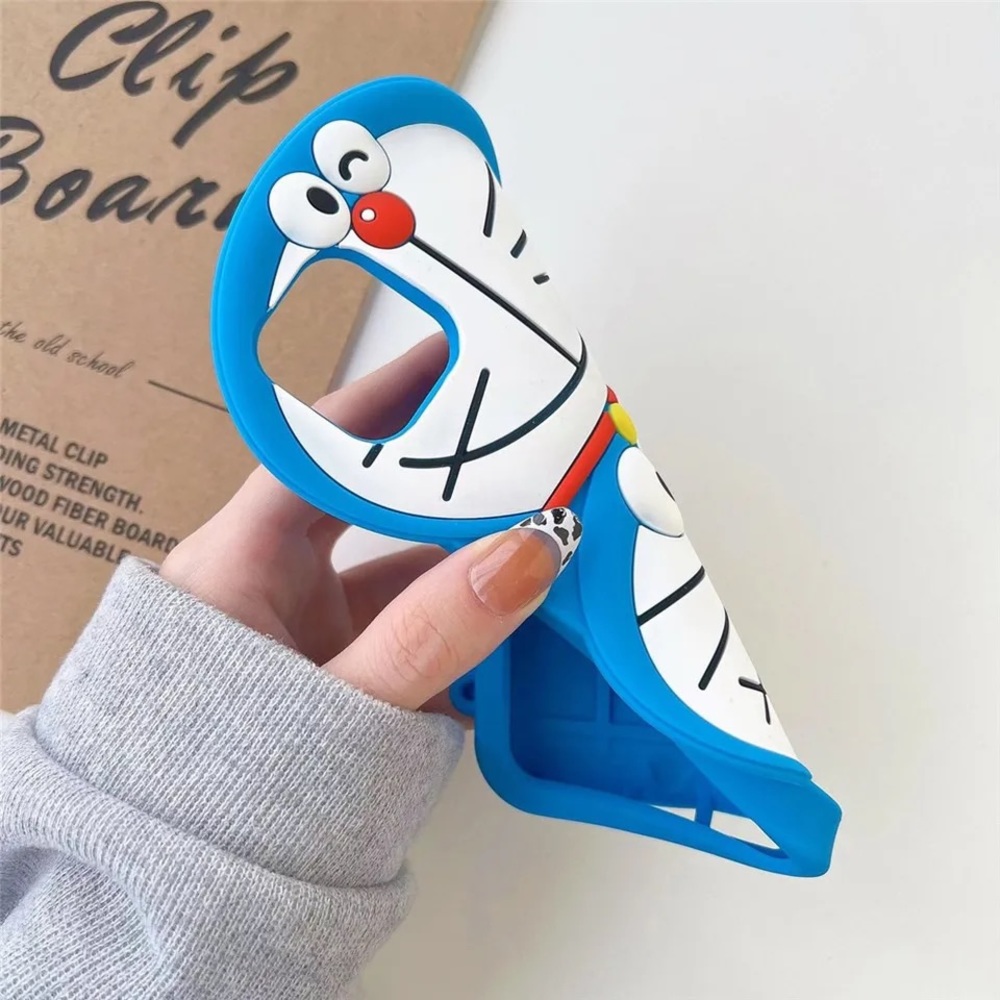 Doraemon iPhone case - Picture 3 of 8